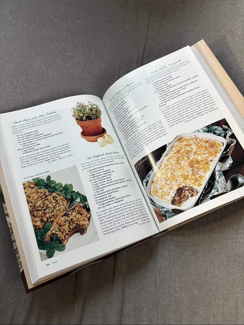 The Complete Guide to Country Cooking - Green Cover Cookbook